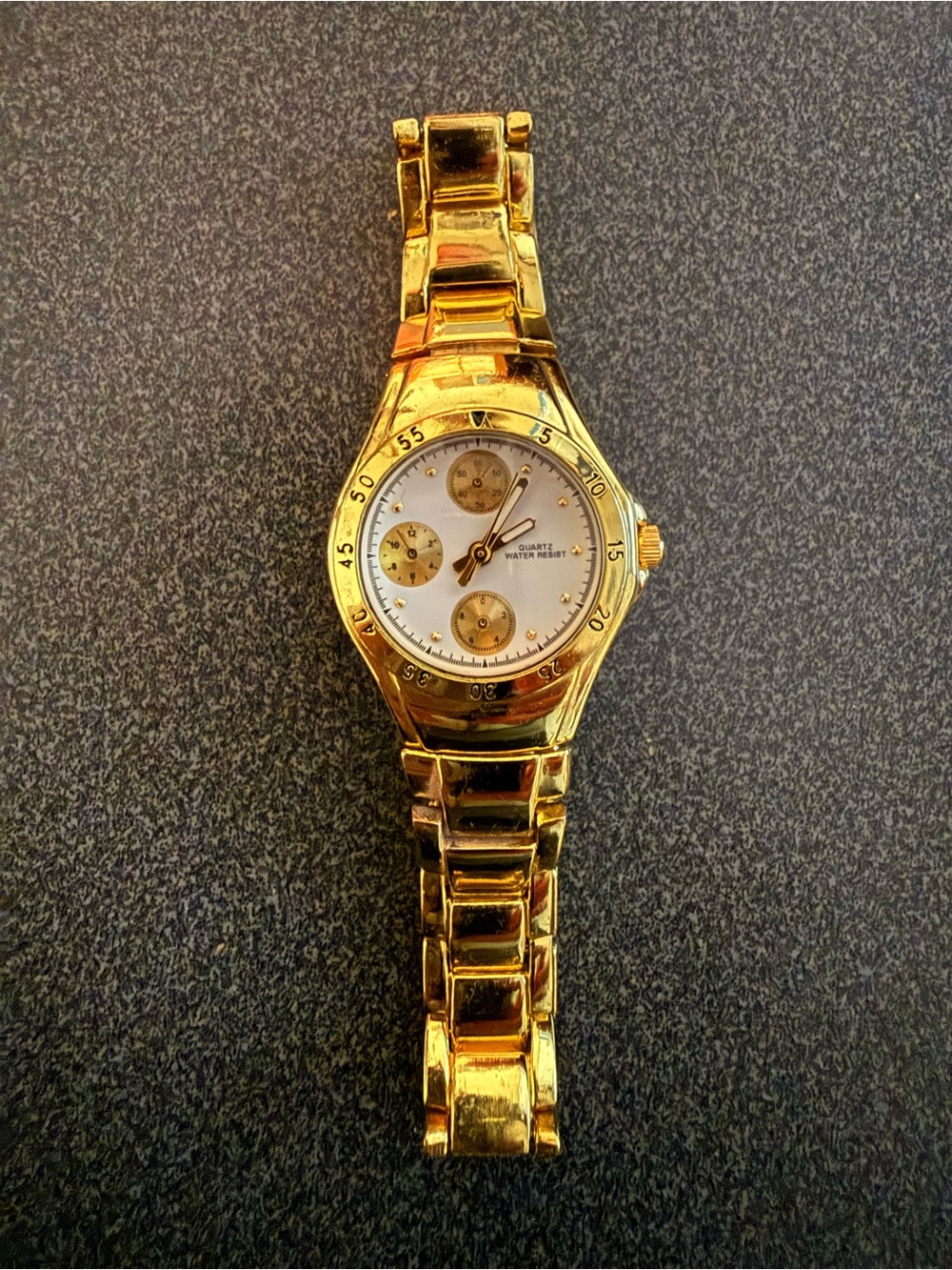 Classic Gold-Tone Women's Bracelet Watch - Elegant White Dial